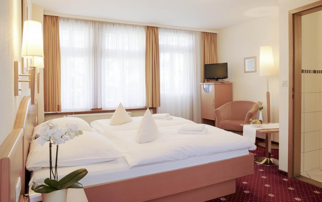Ferien- Und Wellnesshotel Waldfrieden Хитцакер Стая снимка